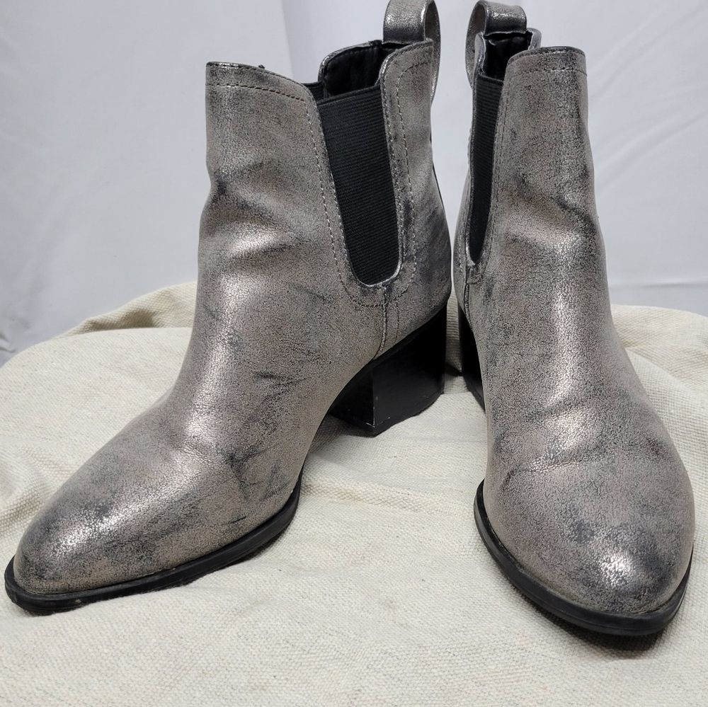 3/$25 American Eagle Booties size 7